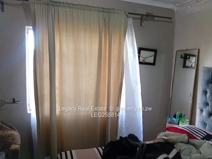 4-Bed Zimre Park House — Fitted Kitchen, Garden & Garage