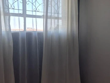 2 Bedroom Flat & Apartment