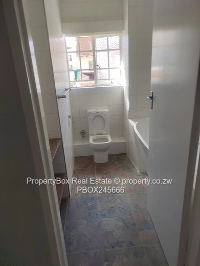 Duplex flat at PeterHall for rent available 1 May 2026!