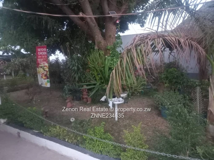 Mhangura commercial building for sale with Title Deeds 300,000k