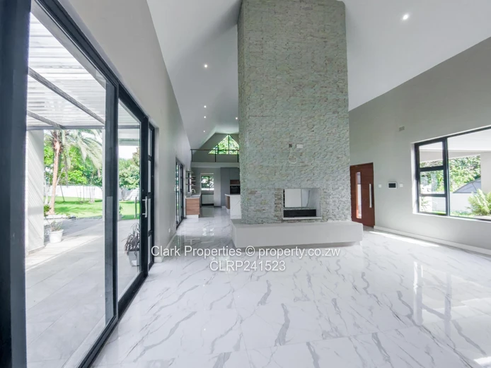 Striking Contemporary Living (Sole Mandate)