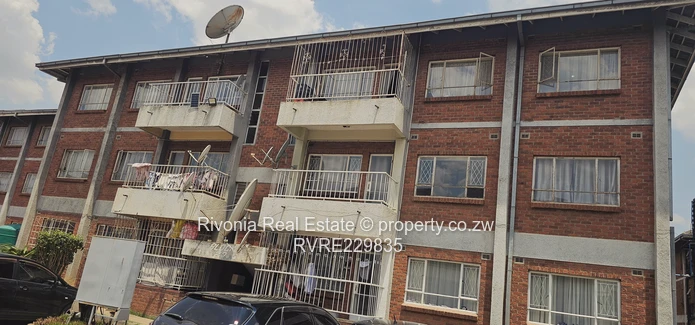 Secure  2-Bed Flat in Eastlea with Veranda & Borehole