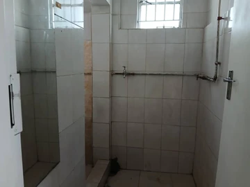 2 Bedroom Flat & Apartment