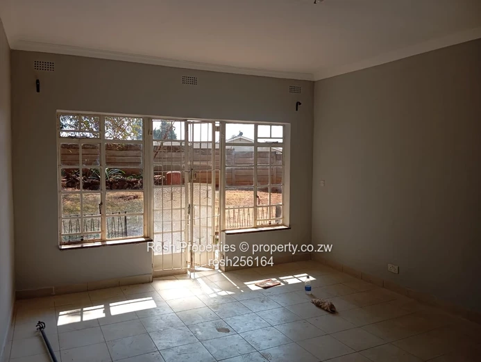2-Bed Garden Flat with Private Patio & Borehole