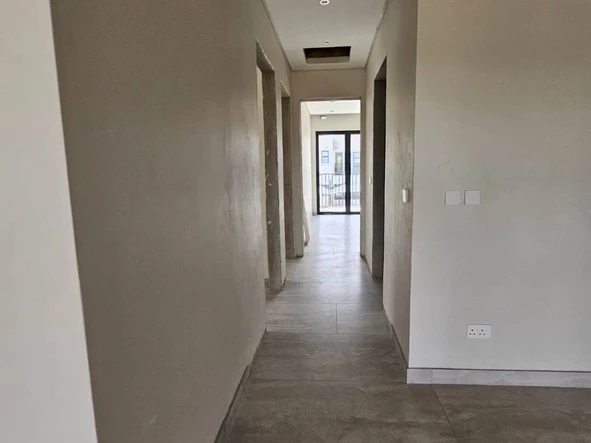 3 Bedroom Flat & Apartment