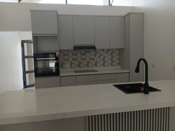 3 Bedroom Flat & Apartment