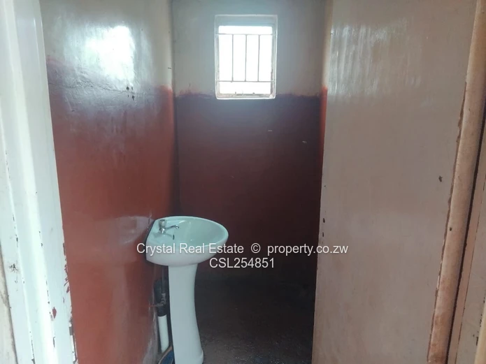 Chitungwiza House , Unit H