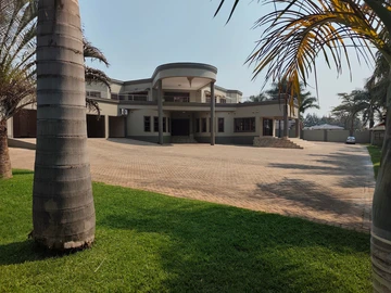 6 Bedroom House