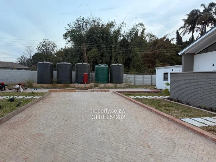 New Marlborough 2-Bed Flat — Borehole & Paved Parking