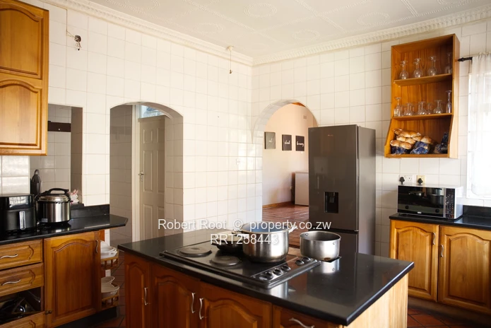 Spacious 5-Bed Westgate Home with Borehole & Large Bedrooms