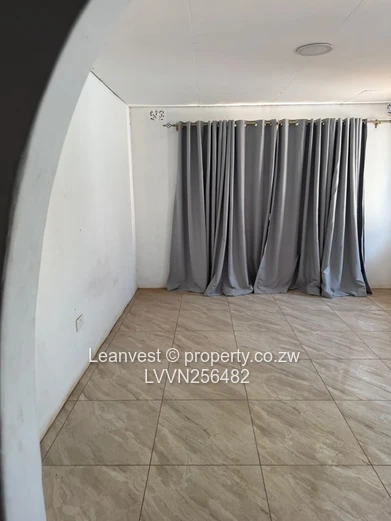 Bloomingdale 3-Bed: Fitted Kitchen, Main En-suite & Driveway