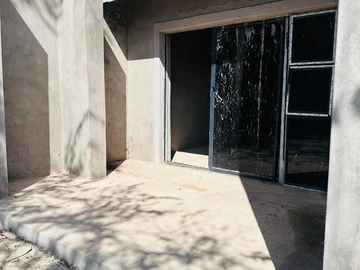 2 Bedroom Flat & Apartment