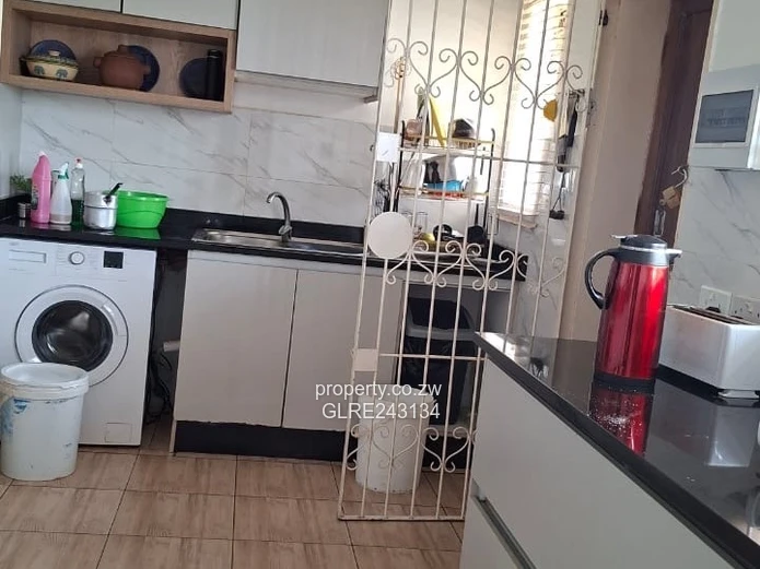 Renovated 3-Bed with Enclosed Patio & Garden — Mabelreign