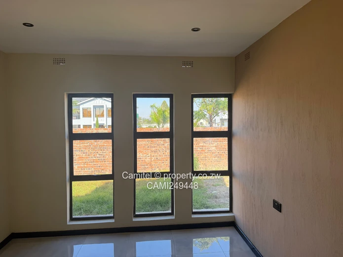 Arlington 4-Bed Townhouse Complex - Solar & 24hr Security