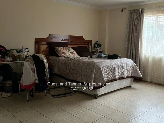 Spacious 5-Bedroom House for Sale in Pumula South – Secure & Modern Living