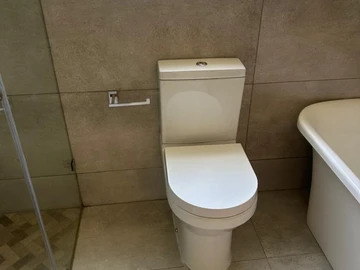 3 Bedroom Flat & Apartment