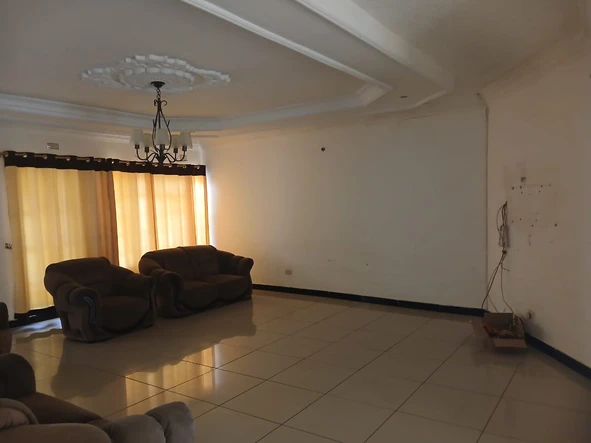 6 Bedroom House