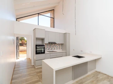 3 Bedroom Flat & Apartment