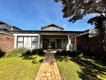 3 Bedroom Flat & Apartment