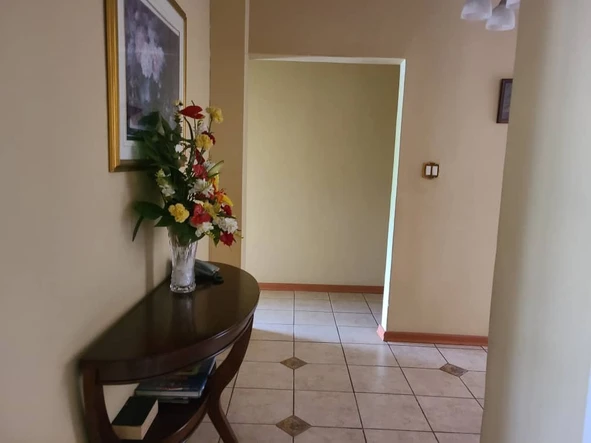 6 Bedroom House