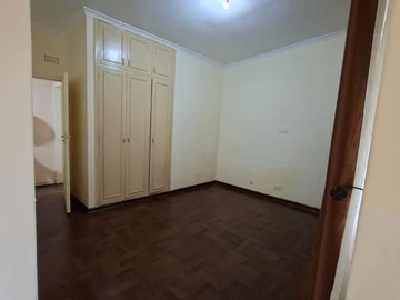 2 Bedroom Flat & Apartment