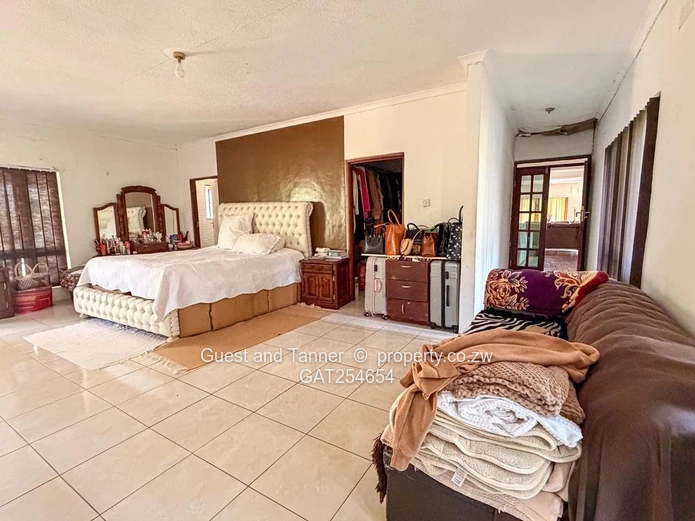 6-Bedroom Home in Borrowdale Brooke For sale 