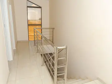 2 Bedroom Flat & Apartment