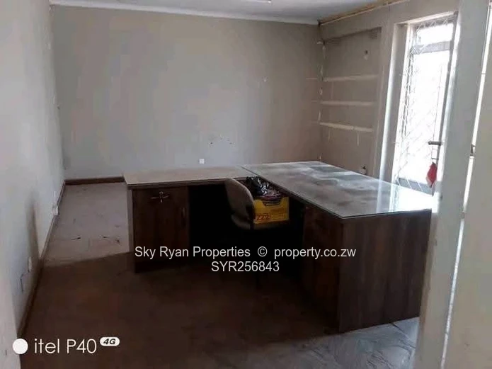 warehouse to rent  in southerton 