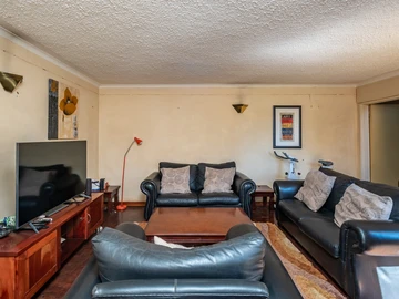 3 Bedroom Garden Flat