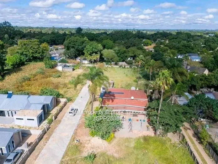 Spacious 4-Bed Hatfield Home with Title Deeds