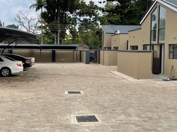 3 Bedroom Flat & Apartment