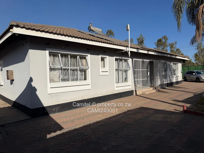 Waterfalls 4-Bed House on 1800 sqm with Borehole near S.O.S school and Parktown shops