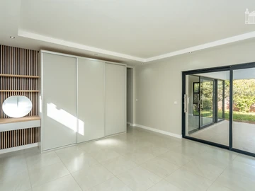 4 Bedroom Garden Flat