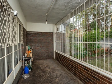 3 Bedroom Flat & Apartment