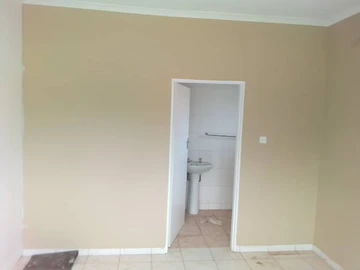 3 Bedroom Flat & Apartment