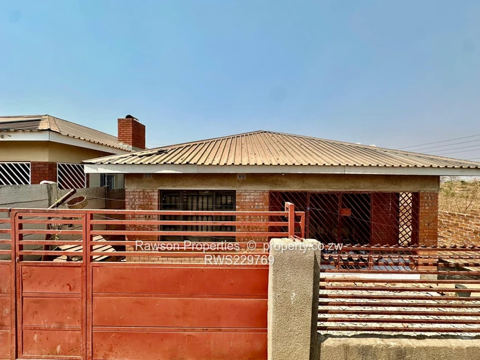 Tynwald House Forsale Close to Kuwadzana Round About  (Sole Mandate)