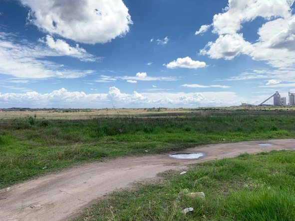 Commercial & Industrial Land