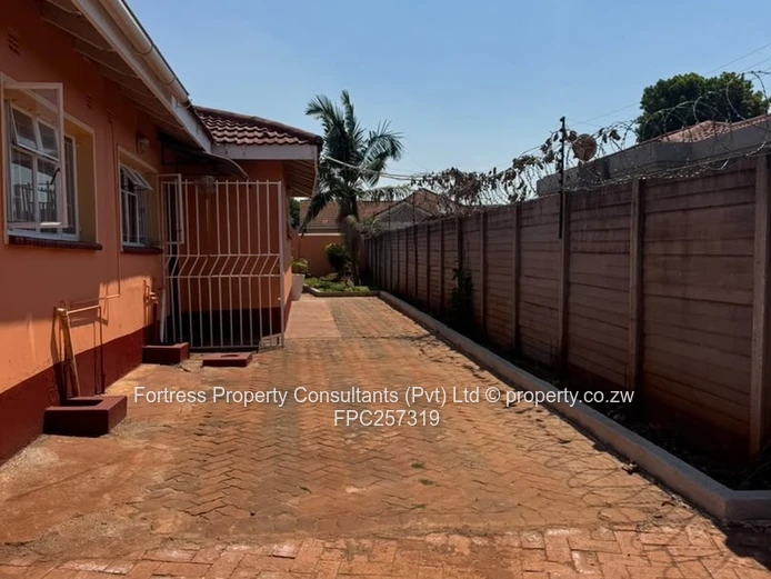 5-Bed House for Rent in Westgate