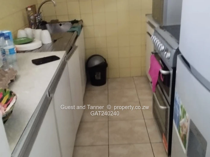 Avenues 1 bedroomed Flat in a Well Maintained Block - Pinebanks (Sole Mandate)