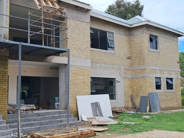 3 Bedroom Flat & Apartment