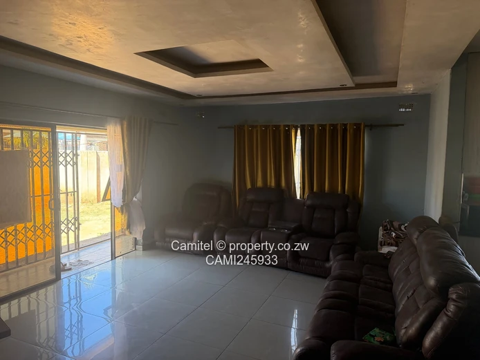 Modern 4BR/3BA Home in Madokero - Borehole & Garage (Sole Mandate)