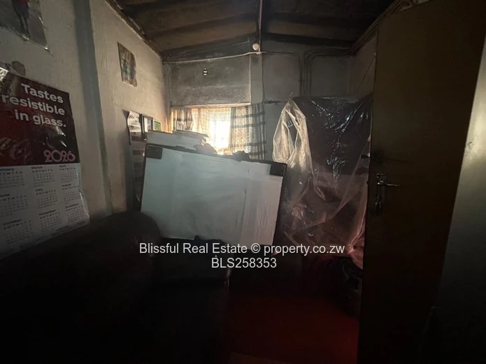 2 roomed cottage for sale in Dzivarasekwa 2-COUNCIL CESSION 