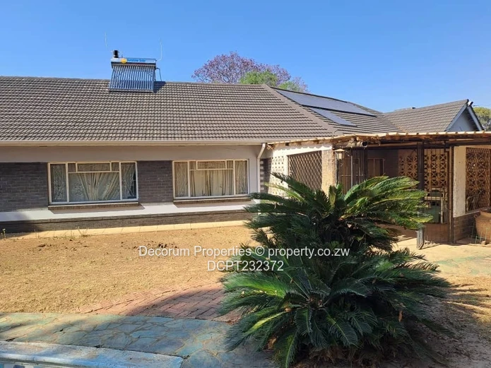 Newlands 5 - Bedroom house to let