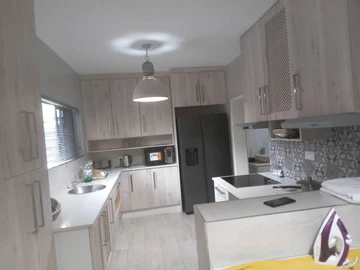 4 Bedroom Flat & Apartment