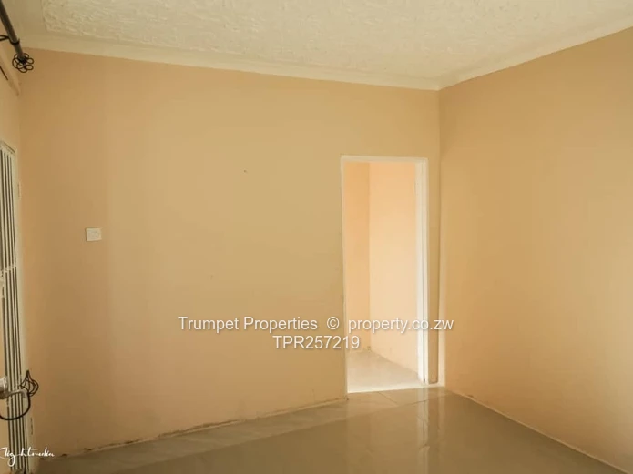 5-Bed Walled Home in Marondera — Tiled, Bright Interiors