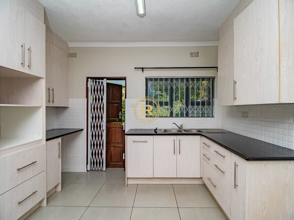 3 Bedroom Flat & Apartment