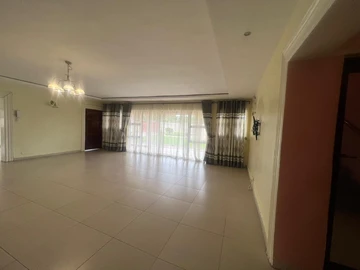 6 Bedroom House