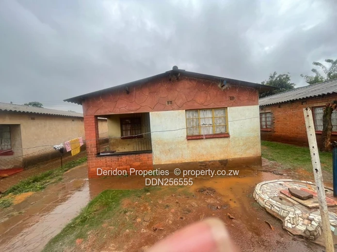 Glen View 4-Bed Single-Storey with Verandah