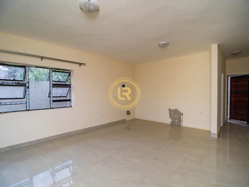 2 Bedroom Flat & Apartment