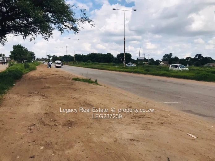 Prime Roadfront Commercial Property, Willovale Road.